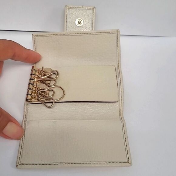 Authentic Gucci Keychain Holder - Picture 4 of 11